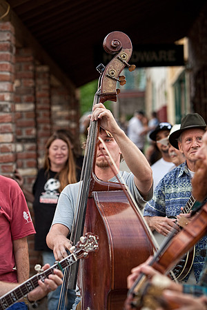 JAMMIN' ON MAIN