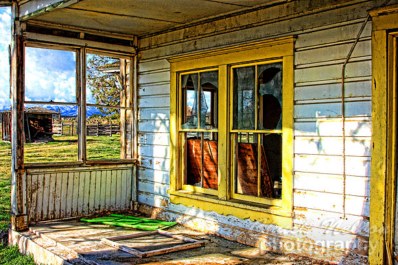#211 - THE PORCH-T (1:1.5)