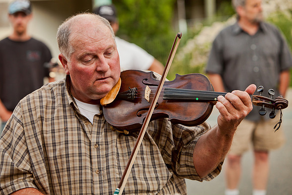 JAMMIN' ON MAIN