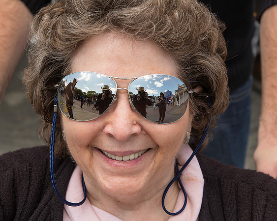 1E3A1258 COOL LADY (VALERIE)