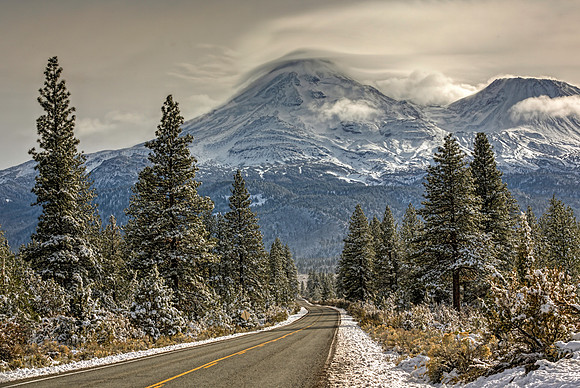 #572A - STORMY MT SHASTA HDR TDA (1:1.5)