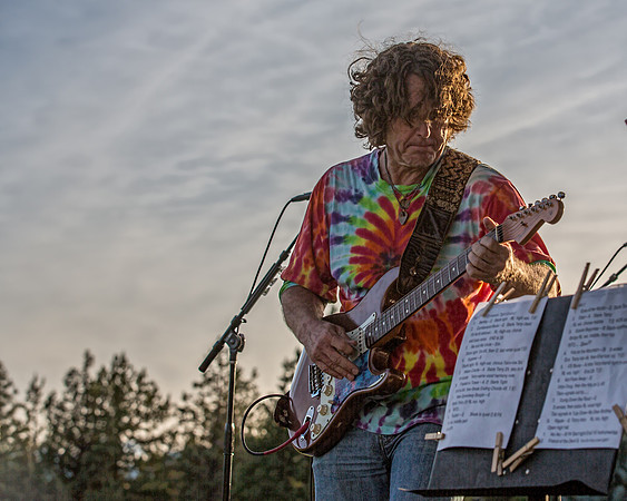 1E3A5088 THE DEADY BEAR BAND - HOY PARK