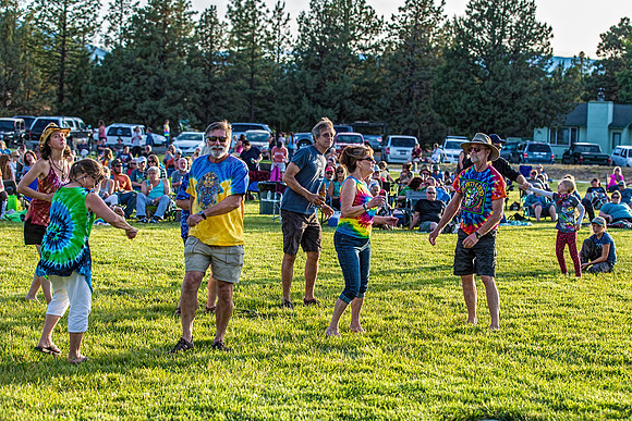 1E3A5092 DANCERS - HOY PARK