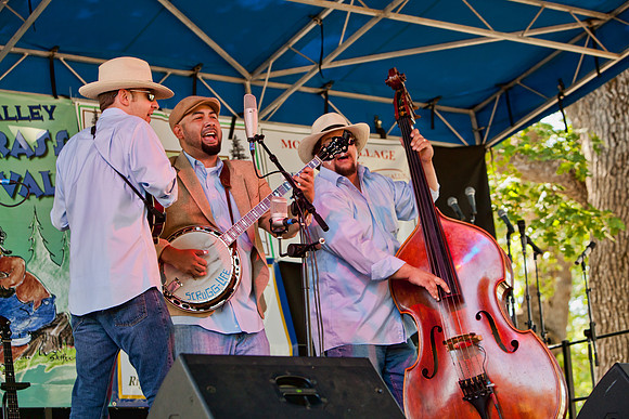 SNAP JACKSON AND THE KNOCK ON WOOD PLAYERS