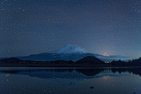 1E3A4935-MT SHASTA BY STARLIGHT 50mm f1