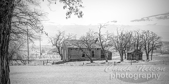 #697B - ABANDONED HOUSE BW4 (1:2)