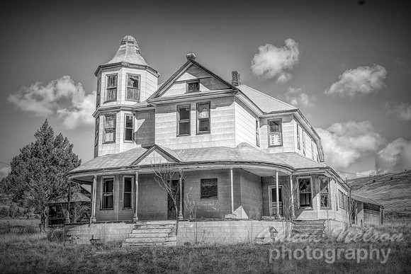 #759B - ABANDONED FARM HOUSE BW (1:1.5)