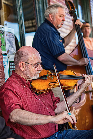 JAMMIN' ON MAIN