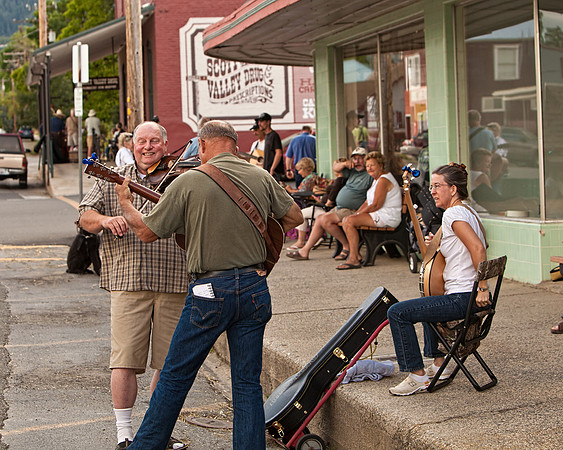 JAMMIN' ON MAIN