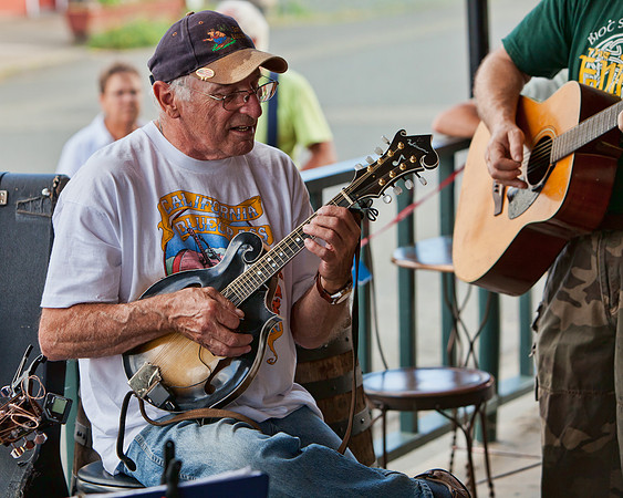 JAMMIN' ON MAIN