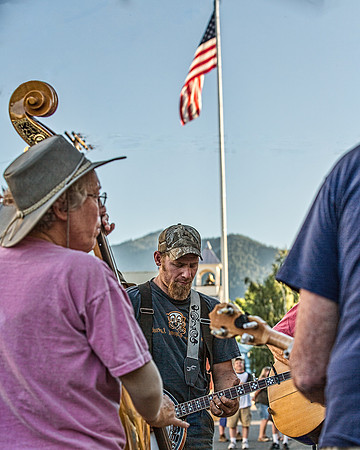 JAMMIN' ON MAIN