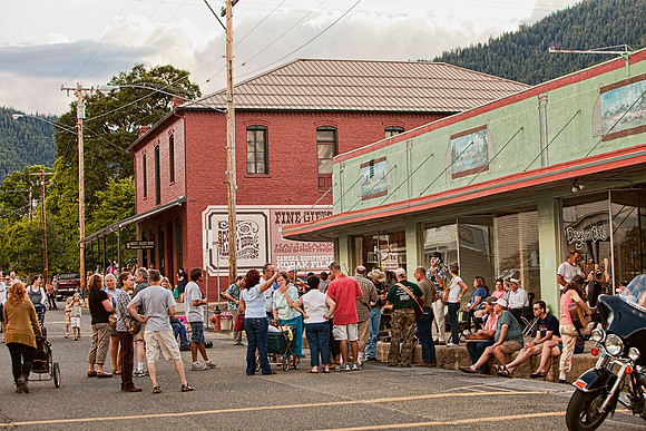 JAMMIN' ON MAIN
