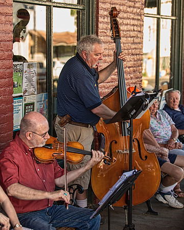 JAMMIN' ON MAIN