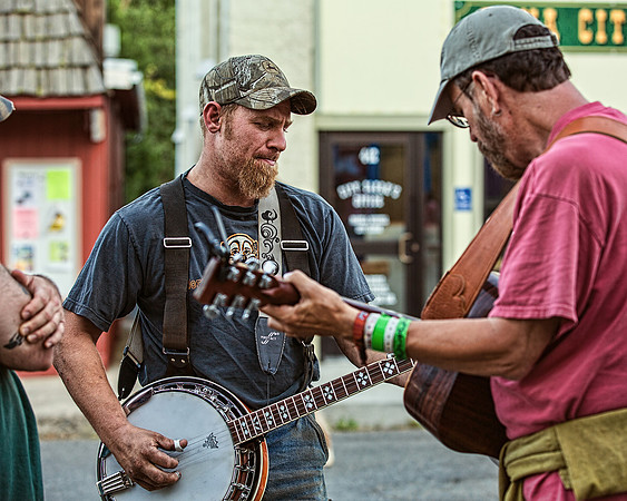 JAMMIN' ON MAIN
