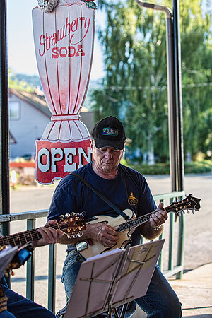 JAMMIN' ON MAIN