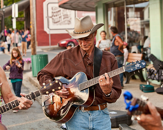 JAMMIN' ON MAIN