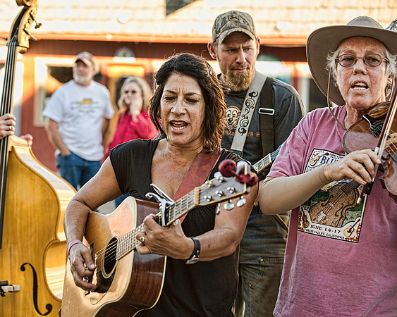 JAMMIN' ON MAIN