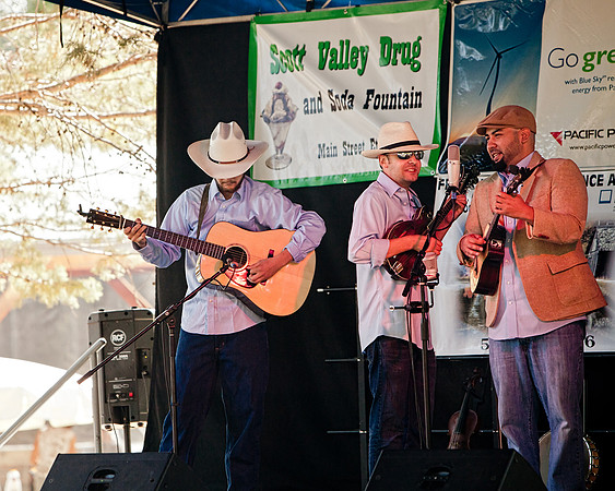 SNAP JACKSON AND THE KNOCK ON WOOD PLAYERS