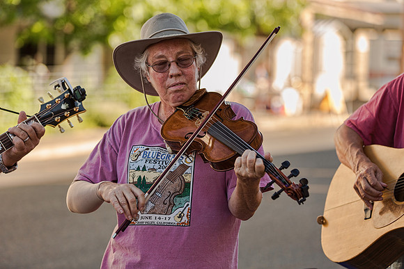 JAMMIN' ON MAIN