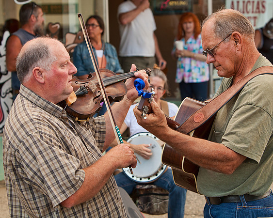 JAMMIN' ON MAIN