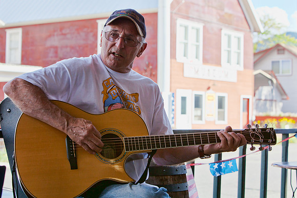 JAMMIN' ON MAIN